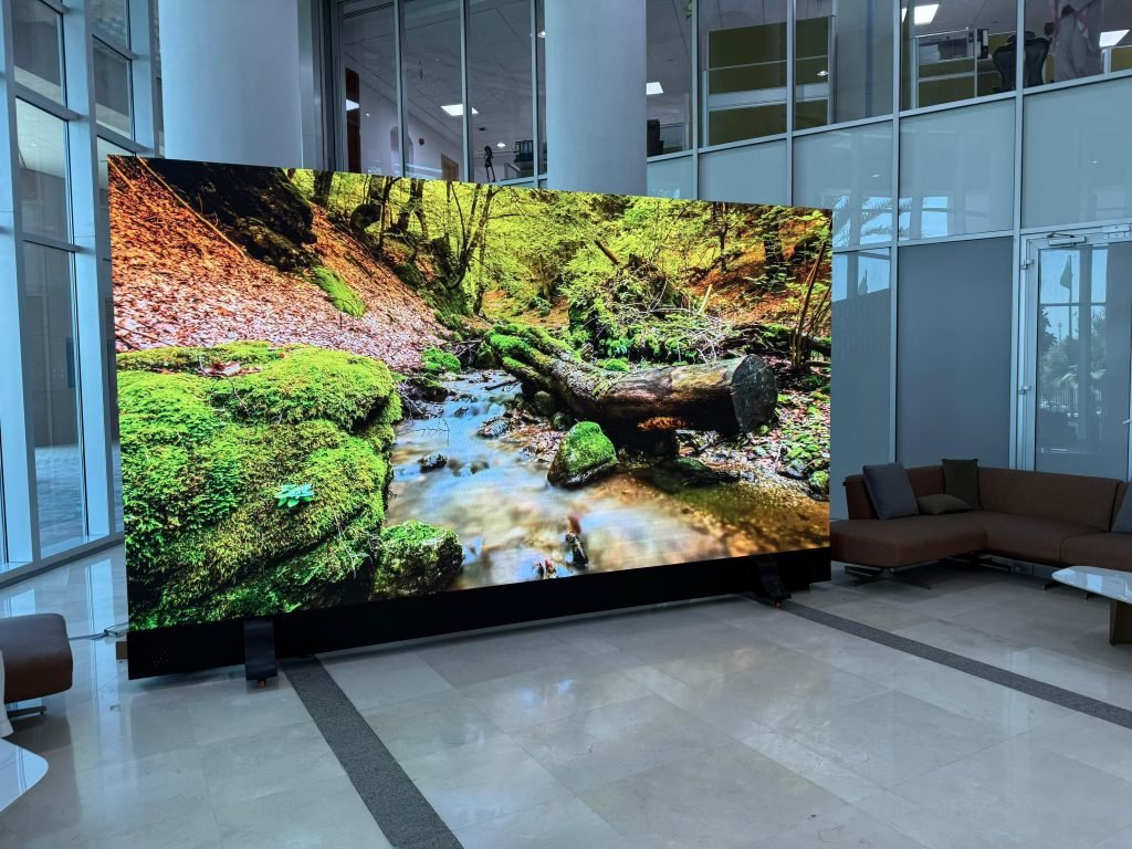 P1.86 Butterfly Led TV, KSA